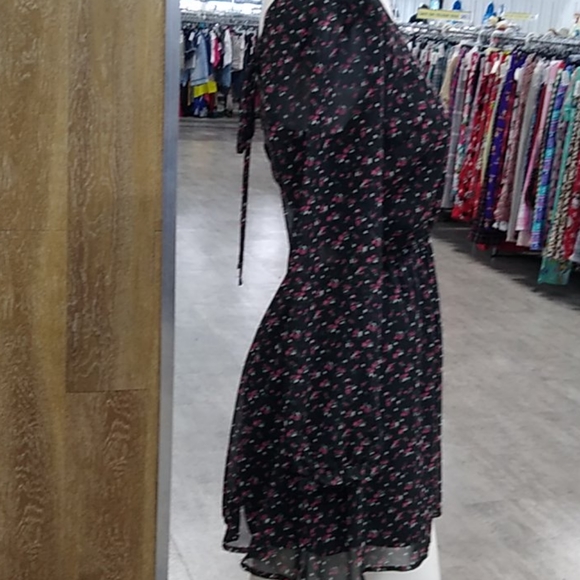 Dress - Picture 6 of 6